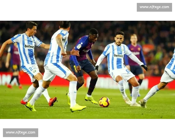 恩怨局秒变温情时刻！登贝莱追星梅西，媒体炒作翻车现场