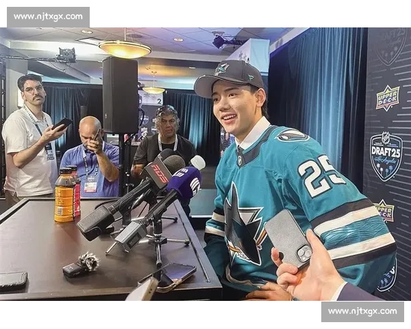 北京少年王浩西创历史！圣荷西鲨鱼队次轮首位选中中国冰球新星