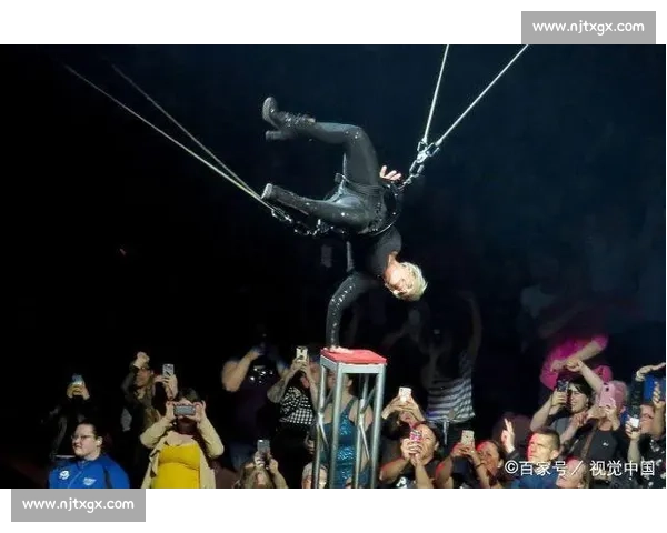 千万粉杂技夫妻暂别：16 年顶人绝技背后的颈椎危机